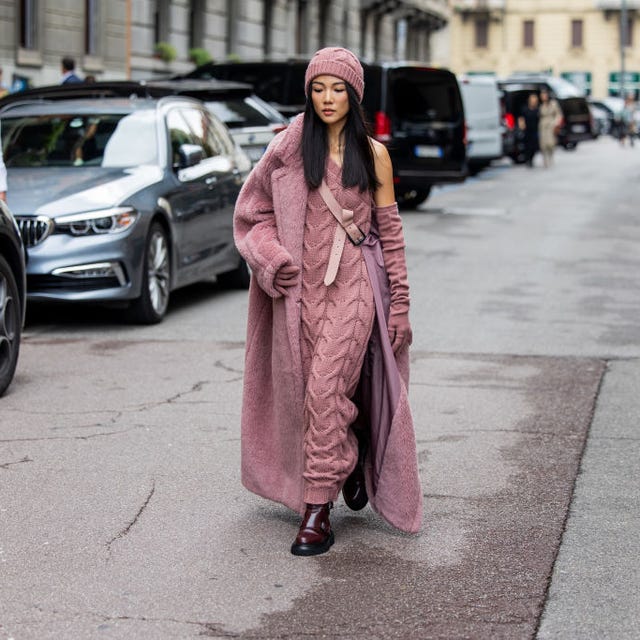 Luxe Layers: Oversized Knit Sweater and Fluffy Uggs