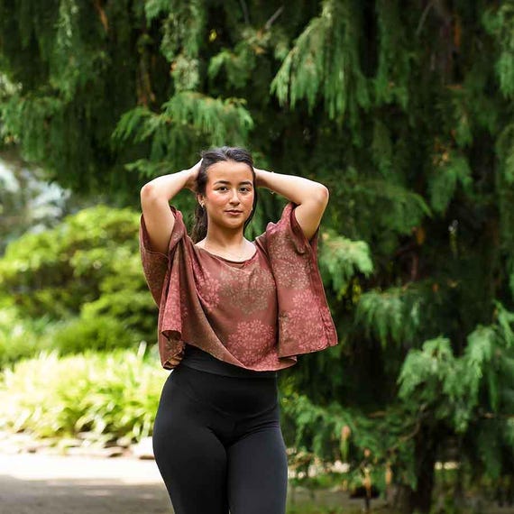 Boho-Chic Layered Tunic with Earth-Toned Tights