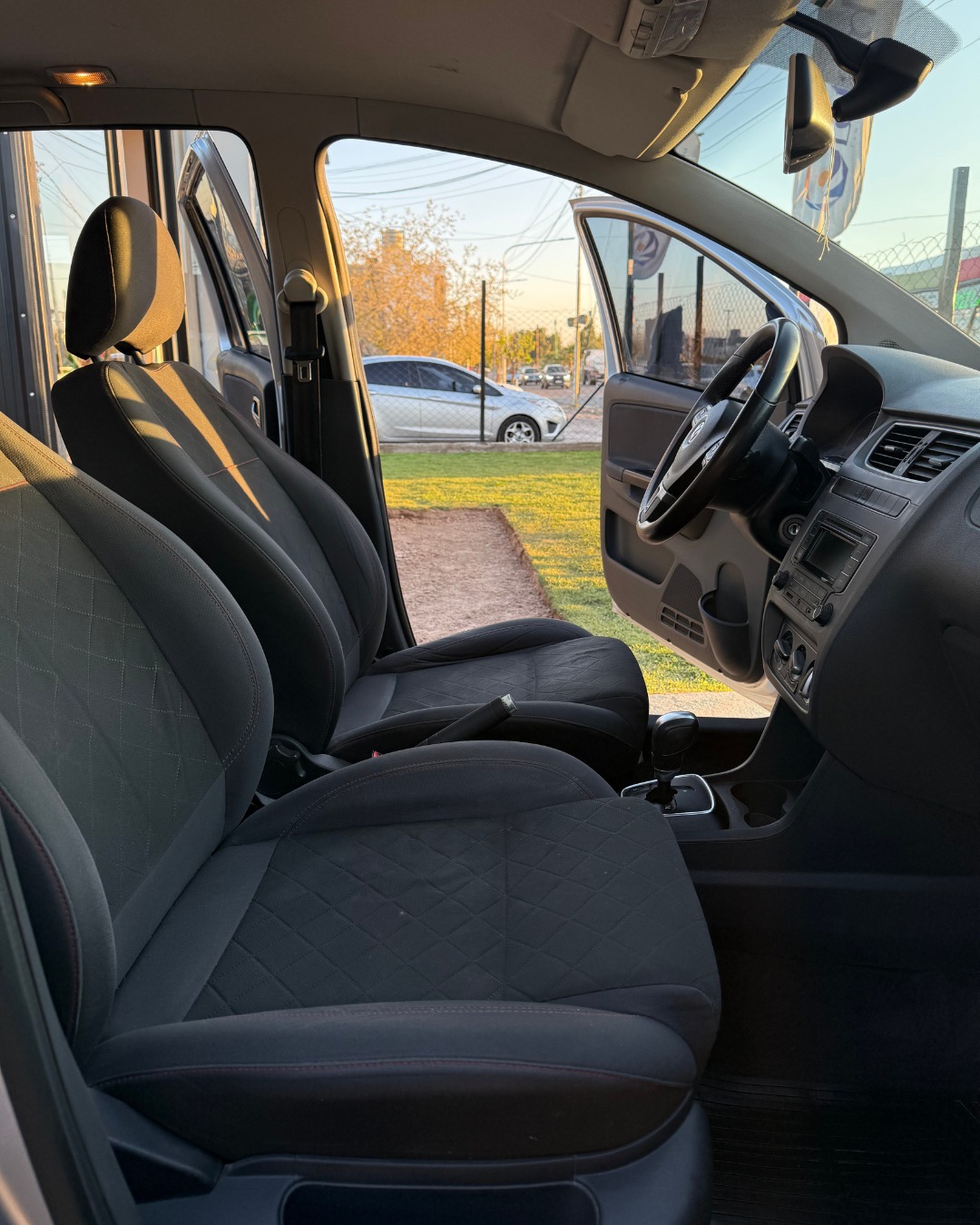 VOLKSWAGEN SURAN 1.6 - Vista 3