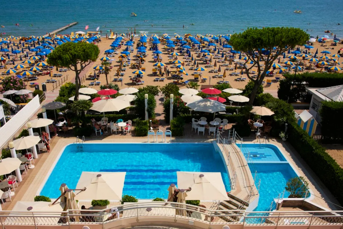 Ruhl Beach Hotel & Suites