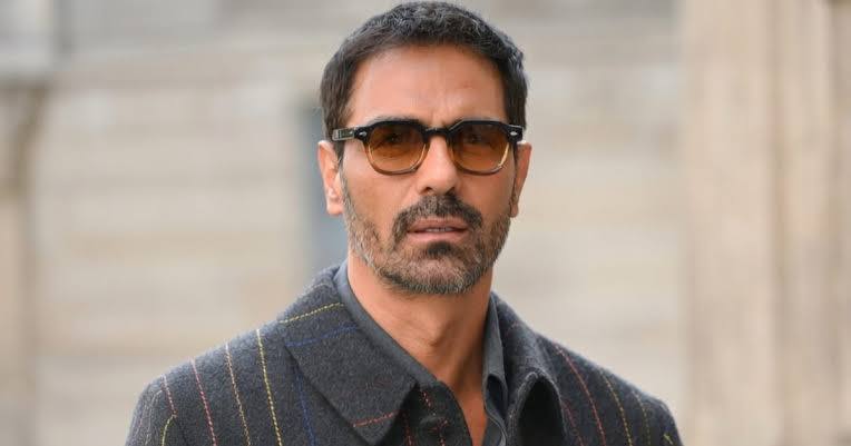 Arjun Rampal as Major Iqbal