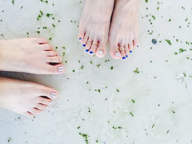 Classic Mani-Pedi Combo Classic Mani-Pedi Combo