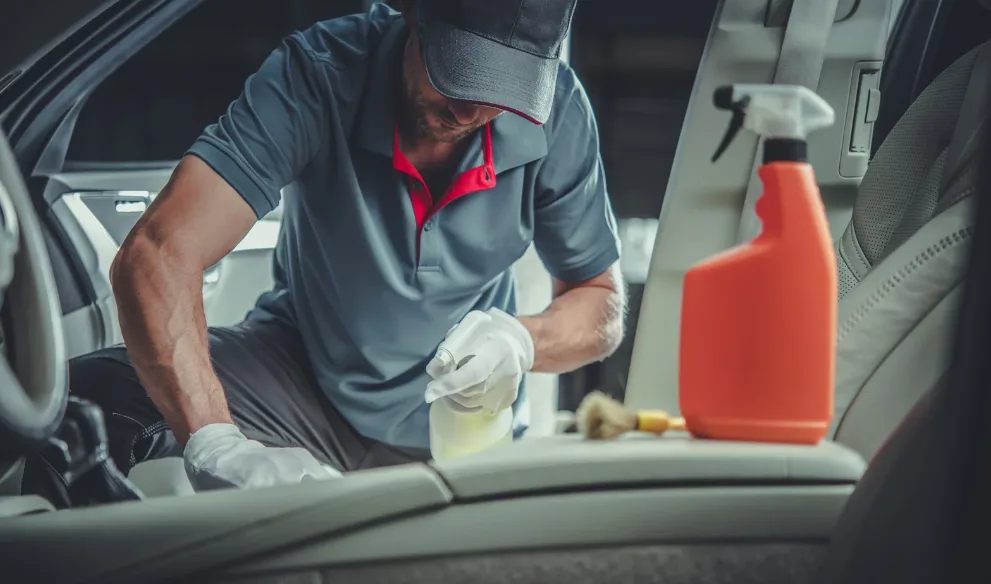 Interior Deep Cleaning and Shampooing Interior Deep Cleaning and Shampooing
