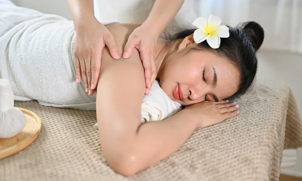 Aromatherapy Single 90 mins Massage Aromatherapy Single 90 mins Massage