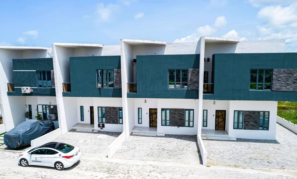 Avions Court 1, Abraham Adesanya, Lagos