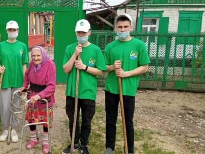 Акция «Палисадник Победы» прошла в Азовском районе