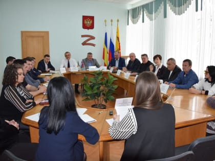 Вопросам взаимодействия посвятили заседание круглого стола с участием председателей Советов Территориального общественного самоуправления, Администрации, депутатов городской Думы и