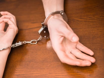 В Шахтах мать и дочь приговорили к 11 и 12 годам колонии за убийство сожителя
