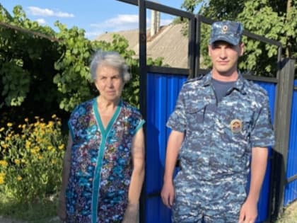 В Ростовской области полицейский спас упавшую в реку с моста пенсионерку