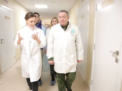 Вице-спикер Госдумы Анна Кузнецова передала помощь бойцам в военном госпитале в Ростове-на-Дону