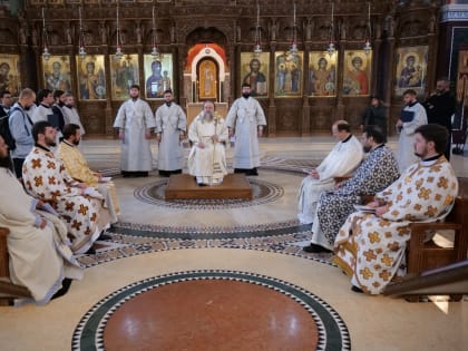 В Благовещенском греческом храме г. Ростова-на-Дону впервые в Ростовской епархии была совершена Литургия святого апостола Иакова архиерейским чином