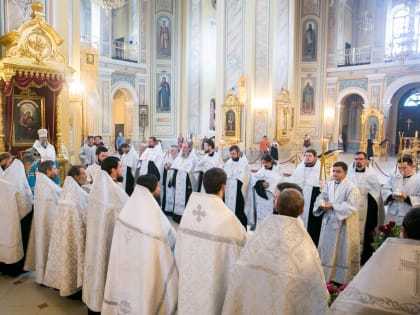 Глава Донской митрополии совершил молебен с чтением акафиста перед иконой Божией Матери «Донская» в Ростовском кафедральном соборе Рождества Пресвятой Богородицы