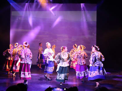 В Новошахтинске прошел гала-концерт окружного фестиваля казачьей православной культуры и творчества «Под Покровом Пресвятой Богородицы»