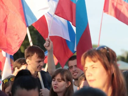 Флешмобы, автопробеги, концерты: в донских муниципалитетах отметят День Государственного флага Российской Федерации
