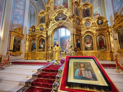 В 6-ю Неделю по Пятидесятнице епископ Таганрогский Артемий совершил Божественную литургию в кафедральном соборе Рождества Пресвятой Богородицы г. Ростова-на-Дону