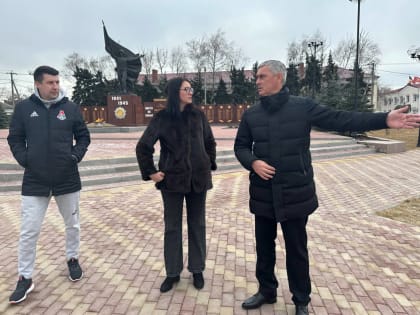 Депутат Ашот Хбликян оценил качество работ по благоустройству общественной территории в Октябрьском районе