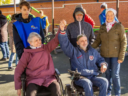 Новая спортплощадка с тренажерами открылась на стадионе Таганрога