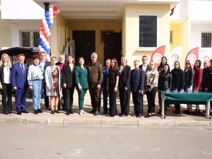 Алексей Логвиненко передал ключи от новых квартир ростовским педагогам