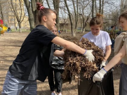 В Новочеркасске прошел очередной большой общегородской субботник