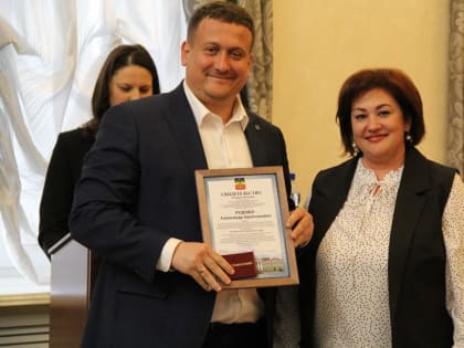 Депутатские мандаты  вручены на заседании Думы двум новоизбранным парламентариям