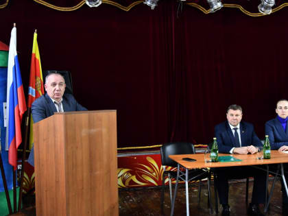 Глава администрации Старочеркасского сельского поселения Евгений Галицин представил жителям отчет о работе органов власти в 2022 году