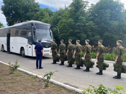 Более 300 таганрожцев летом призовут в армию