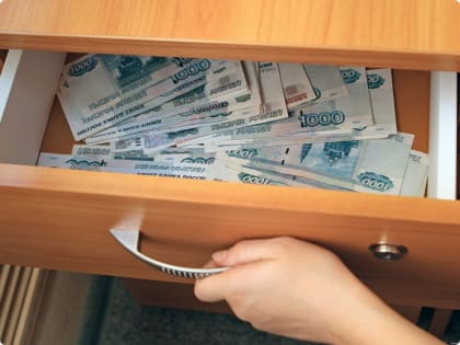 600 тысяч рублей добавила себе к зарплате главбух детсада в Ростовской области