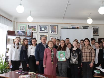 "Входите в прошлое, как в храм…"