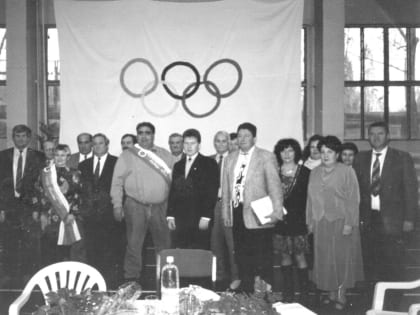 30 октября 1996 года состоялась церемония вручения Василию Алексееву и Марине Логвиненко знаков «Почетный гражданин г. Шахты»