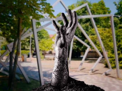 Залили трупы бетоном, а потом зеки долбили его: история кладбища на месте сквера «Дружба»