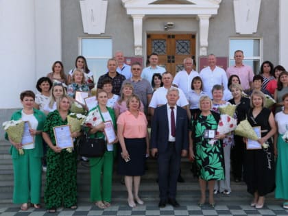 Представителей сферы торговли и общепита Волгодонска принимали поздравления с профессиональным праздником