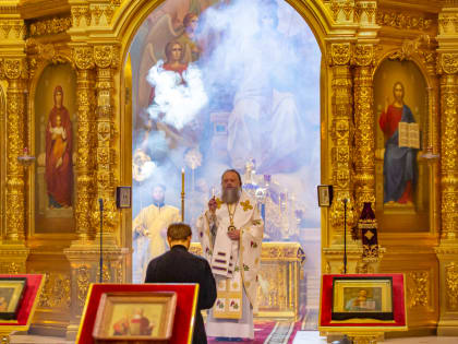 В день памяти равноапостольного князя Владимира митрополит Меркурий совершил Божественную литургию в Ростовском кафедральном соборе