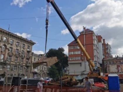 В центре Ростова на месте снесенных старинных домов началась стройка