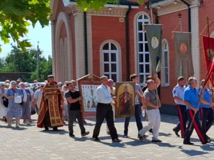 Крестный ход в память о Николае II прошел в Шахтах из-за жары на транспорте