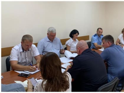 Состоялось  заседание межведомственной  комиссии по профилактике правонарушений при Администрации  Усть-Донецкого района