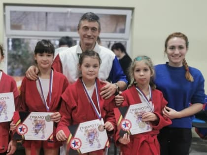 Таганрогские самбисты завоевали медали на областном турнире