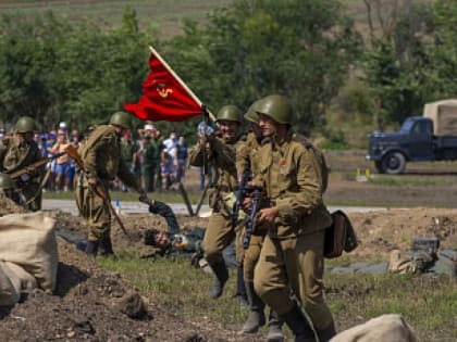 На Дону приняли программу «Патриотическое воспитание граждан»