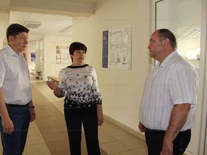 Волгодонские единороссы проверили готовность школ к новому учебному году