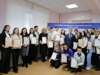 Владимир Ращупкин встретился с азовскими волонтерами