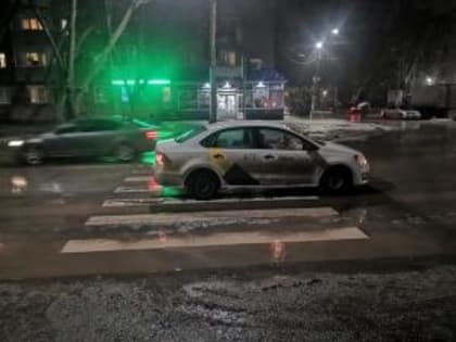 В Таганроге водитель иномарки сбил 17-летнюю девушку