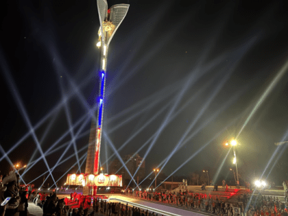 В Ростове прошла патриотическая акция «Лучи Победы»