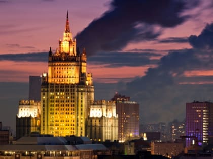 Россия эвакуирует персонал загранучреждений на Украине