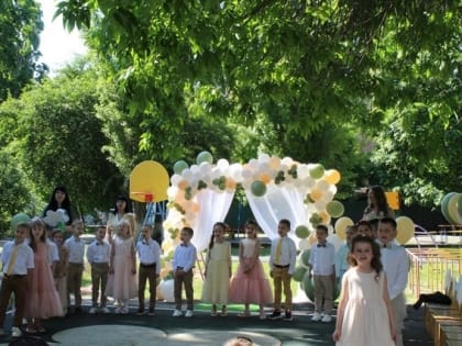 Выпускной в детском саду - первое торжественное событие в жизни ребенка
