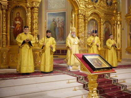 В канун Недели 19-й по Пятидесятнице митрополит Меркурий совершил всенощное бдение в Ростовском кафедральном соборе