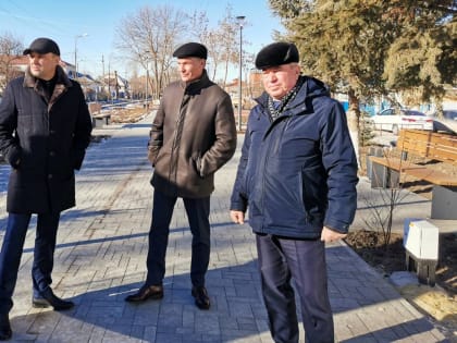 Депутат Сергей Суховенко провел мониторинг работ на «Аллее Дружбы» в Тацинском районе