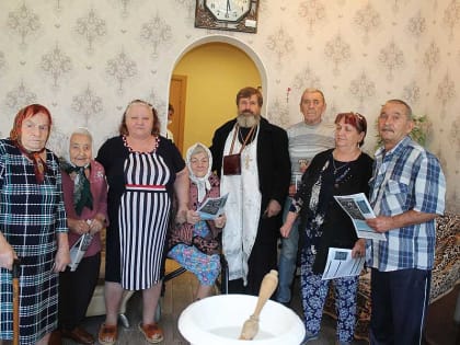 Священник Покровского храма побывал в гостях в социально-реабилитационном отделении