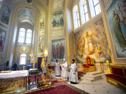 В канун празднования Рождества честного славного Пророка, Предтечи и Крестителя Господня Иоанна Глава Донской митрополии совершил Божественную литургию в Ростовском кафедральном со