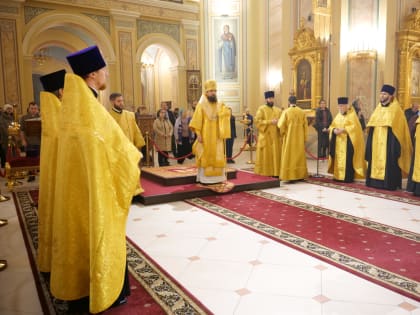 В канун Недели 21-й по Пятидесятнице епископ Таганрогский Артемий совершил всенощное бдение в Ростовском кафедральном соборе