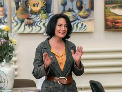 «Вдохновение» Нины Зундер можно увидеть в библиотеке Таганрога