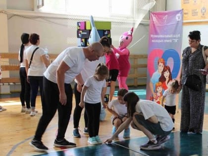 Депутаты городской Думы и Молодежного парламента поддержали участников муниципального этапа конкурса «Мама, папа, я – спортивная семья»